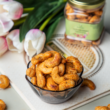 Premium Dry Roasted Cashew Nuts - Tangy Chilly Garlic - 125 Grams